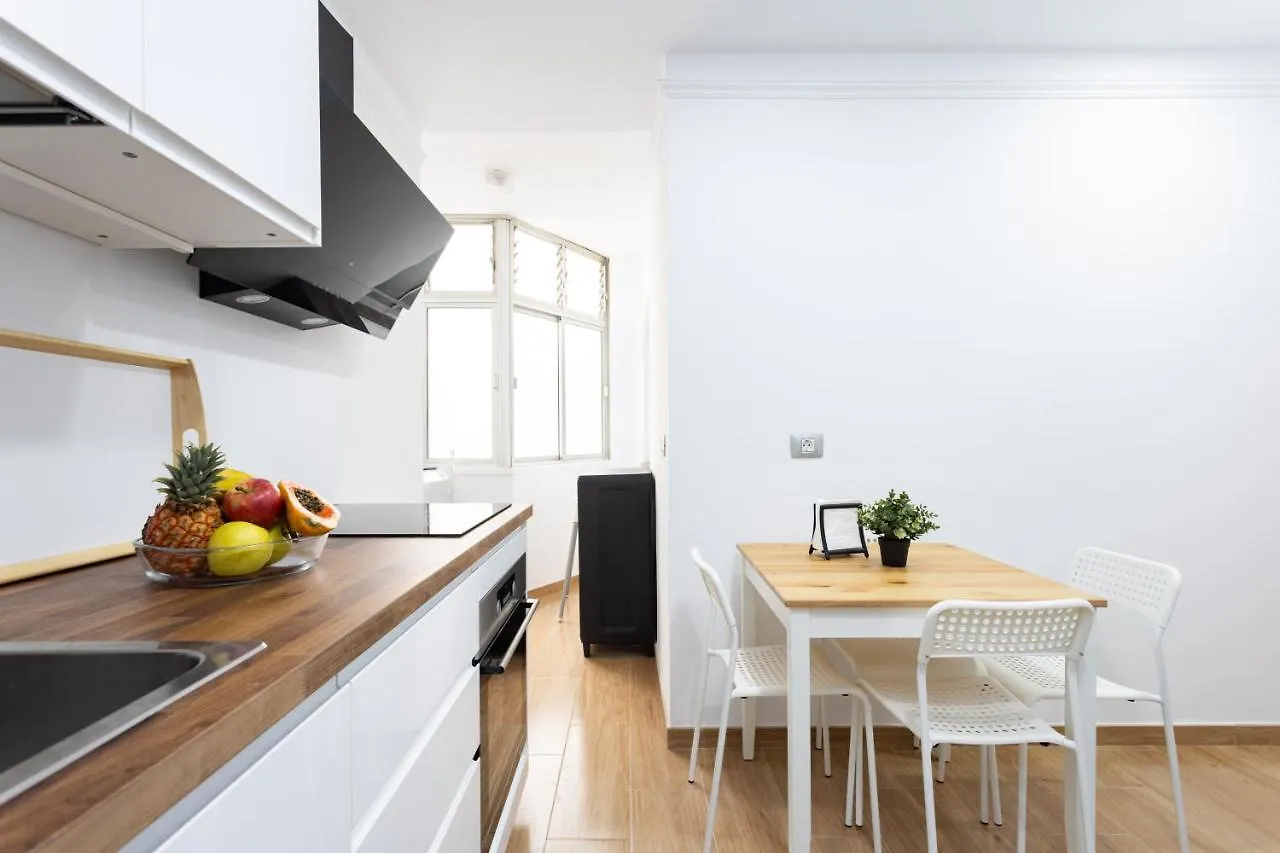 דירה Home2Book Design Black & White Santa Cruz Home ספרד
